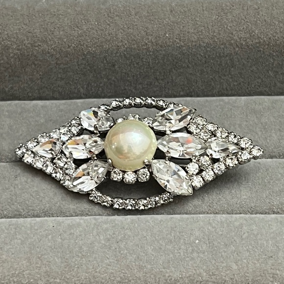 CHRISTIAN DIOR BROOCH - Picture 1 of 7